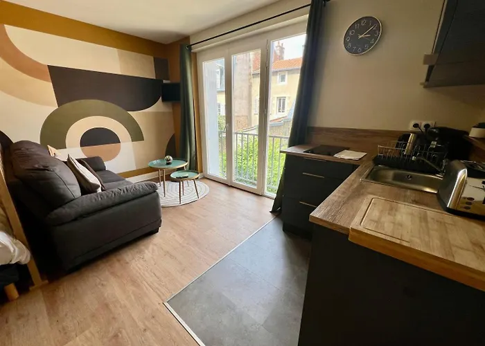 Au Calme Sur Cour Apartman *